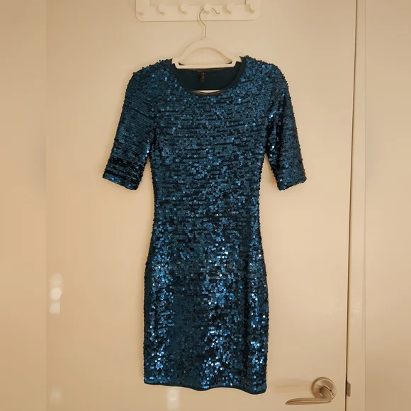 👗 BCBGMaxAzria blue sequin mini dress - Picture 5 of 8